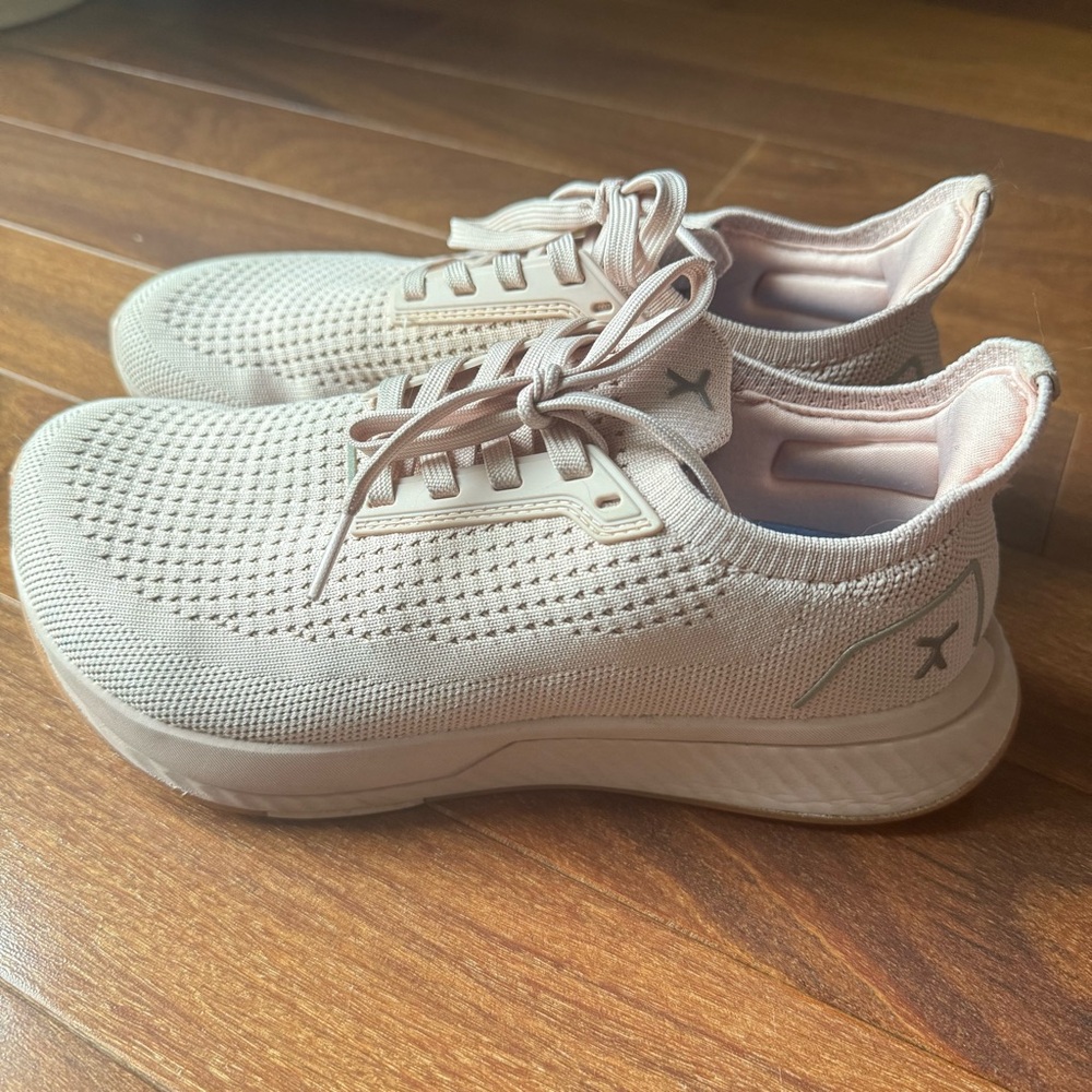 Flux Stylish Women's Sneakers in Blush Color - Picture 3 of 7